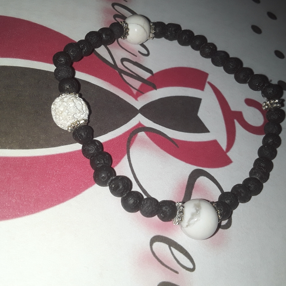 🆕️⚪Howlite⚪🆕️ Lava Stone Bracelet